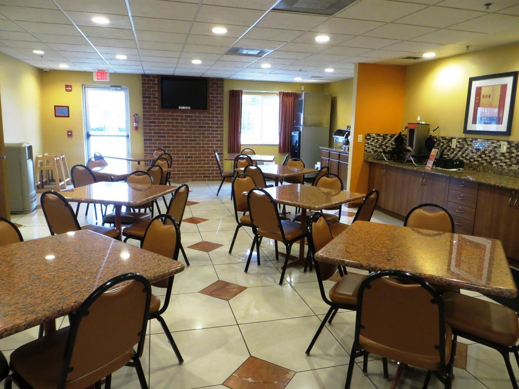 Microtel By Wyndham South Bend Notre Dame University Eksteriør bilde